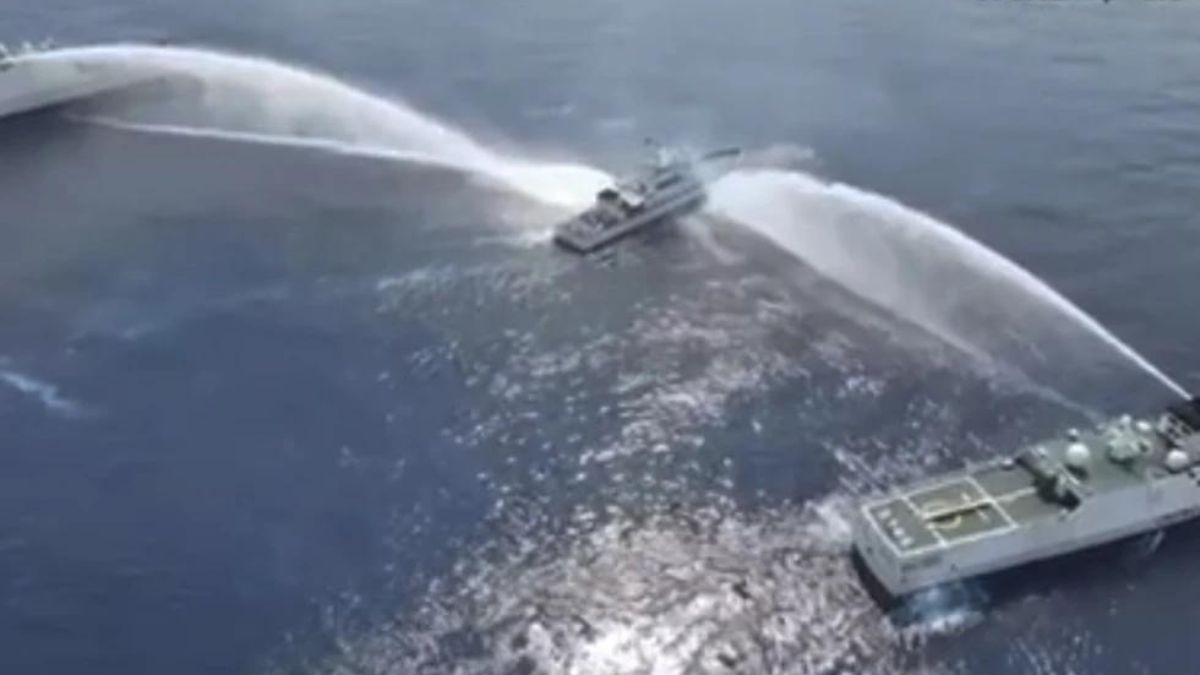 China Coast Guard Fires Water Cannons At Philippine Vessels In South ...