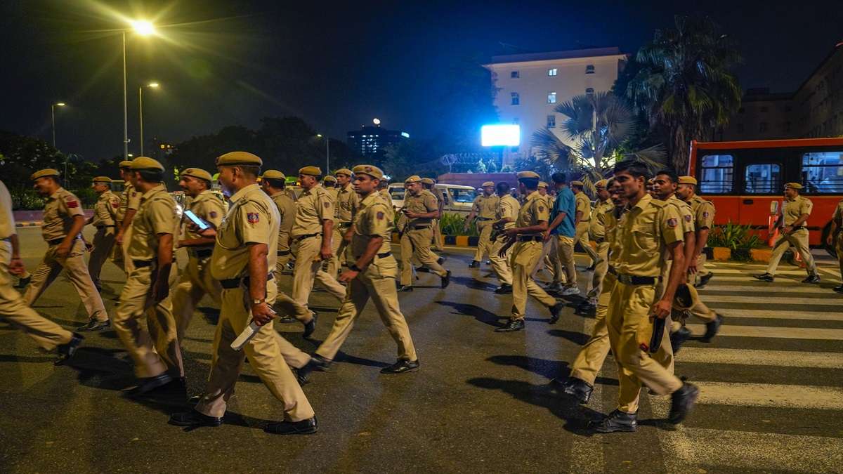 Delhi Police personnel to travel in metro trains with 'weapons' during crisis situations