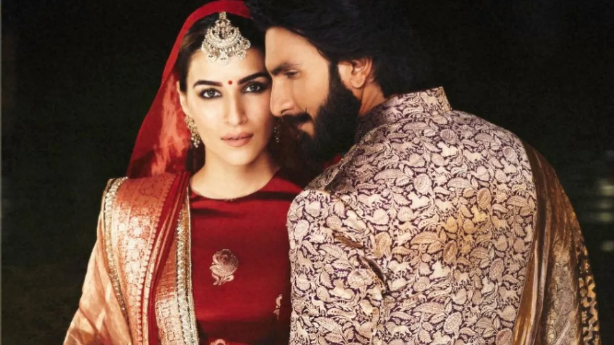 Kriti Sanon and Ranveer Singh walked for Manish Malhotra in Varanasi 