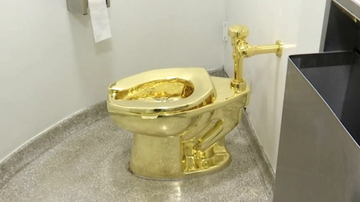 WHAT! UK man admits to stealing 18-carat gold toilet worth Rs 50 crore from Blenheim Palace