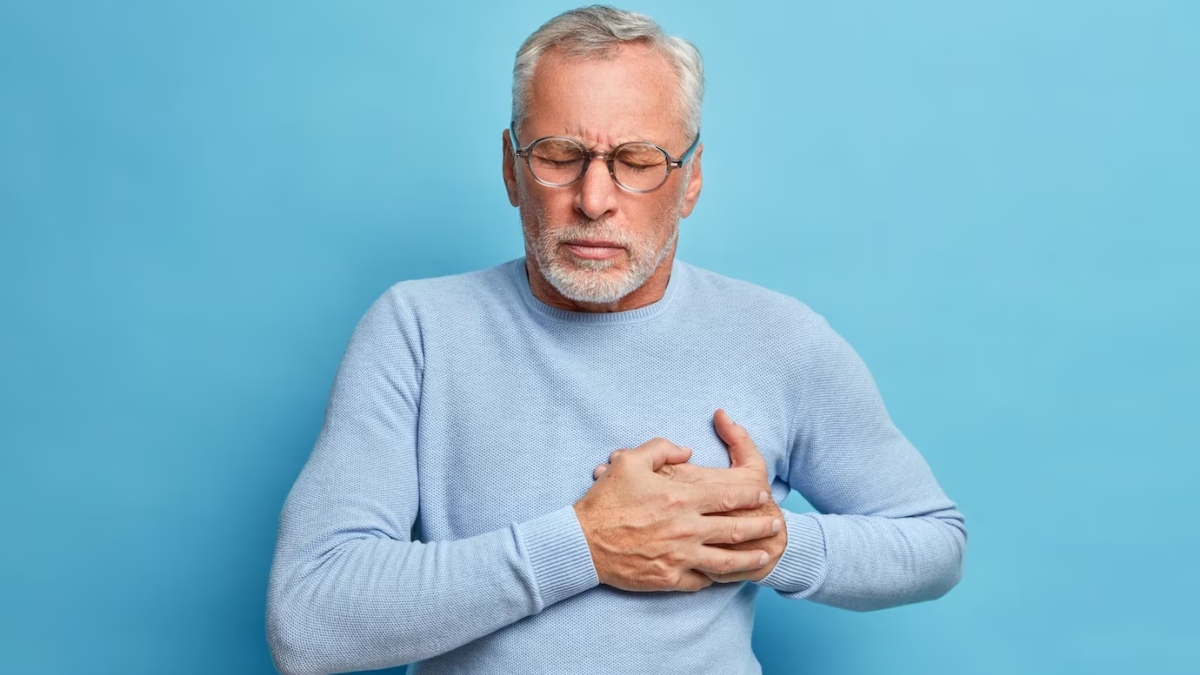 Early Warning Signs: How many days before heart attack symptoms appear? Expert explains