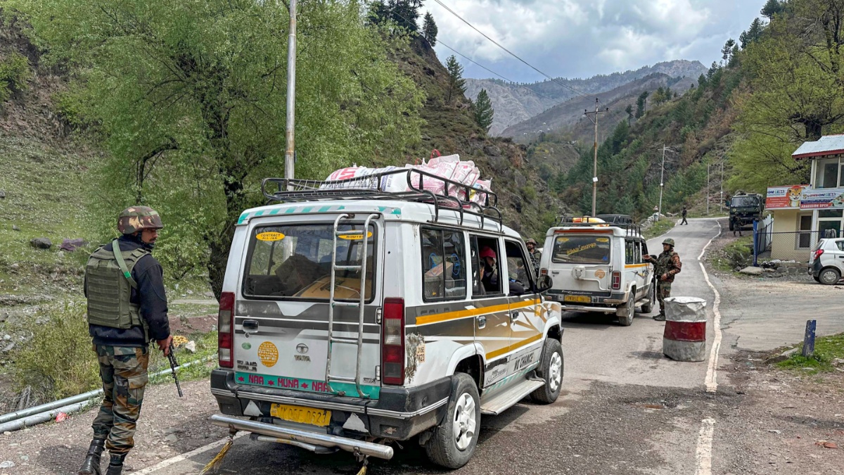 Jammu and Kashmir: Two army soldiers injured in brief exchange of fire in Bandipora forests