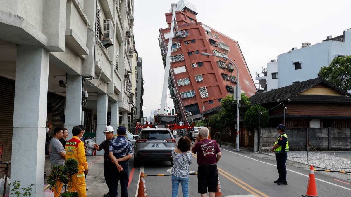 Taiwan earthquake: Six miners rescued via helicopter as injuries cross 1,000, ten dead