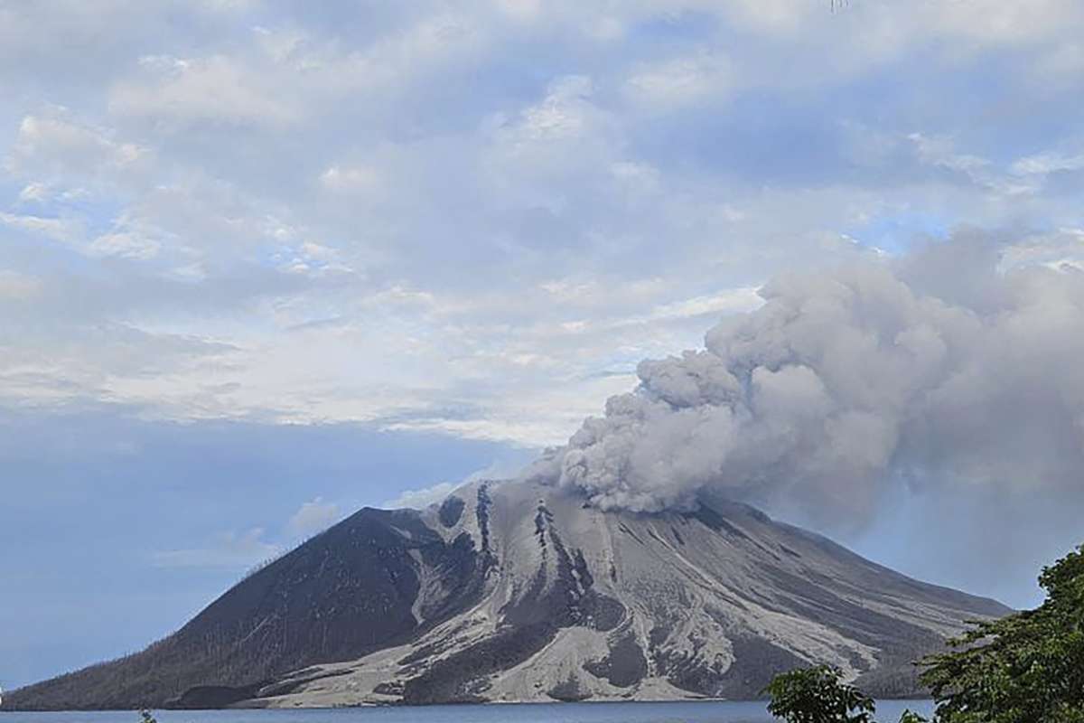 Indonesia's Mount Ibu erupts again, disaster agency warns of possible floods, cold lava flow I VIDEO