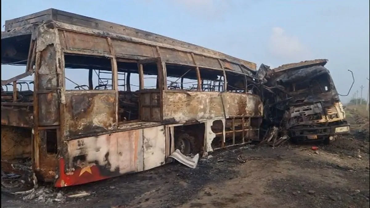 Six people were killed in bus-lorry collision in Andhra Pradesh's Palnadu district. 
