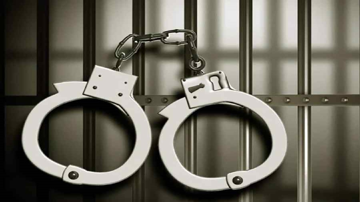 Mumbai: Six men posing as cops rob cafe owner's home of Rs 25 lakh, four arrested