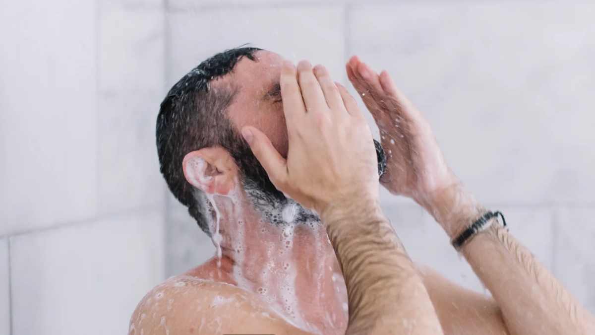 Body Wash vs Shower Gel: What's the difference and which is better for skin?