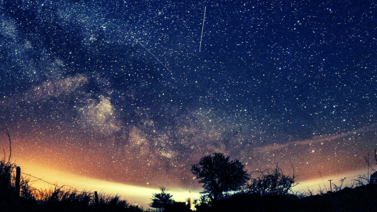 Video: Stunning meteor shower illuminates skies over Spain and Portugal ...