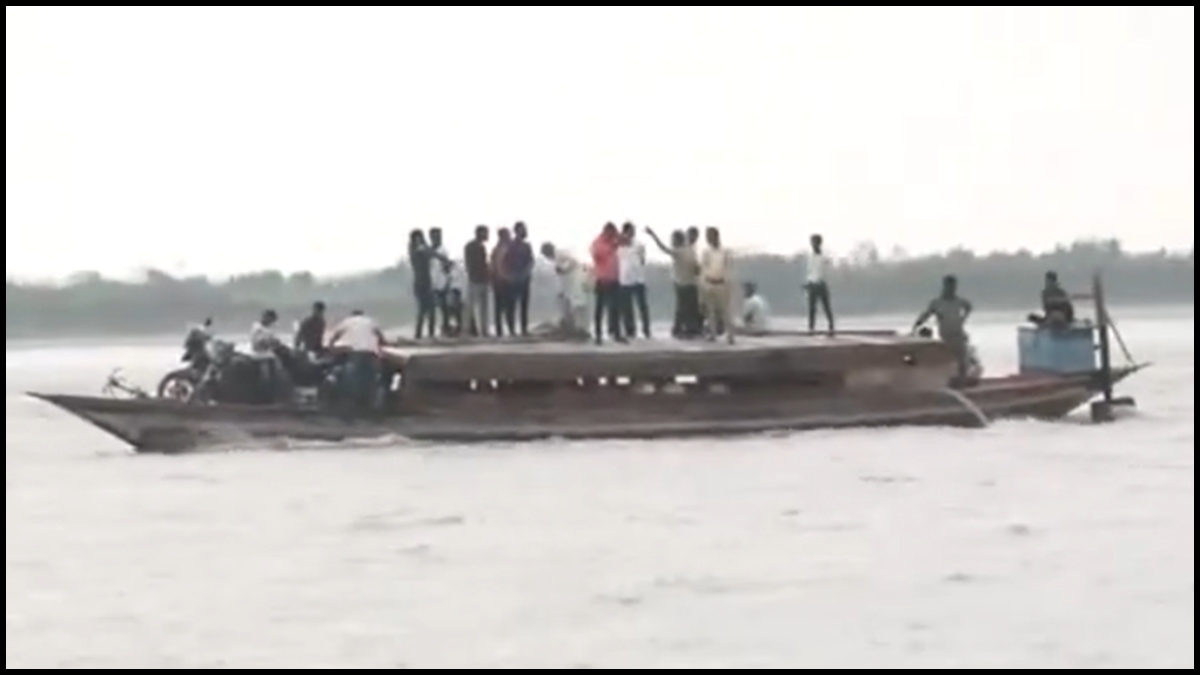 Lok Sabha elections 2024: Voters in Assam's Dhubri Ghat use boats to ...