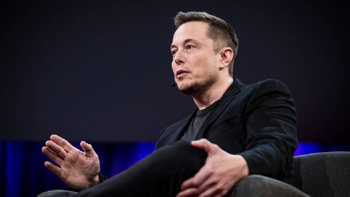 Elon Musk invites Warren Buffett to invest in Tesla: | Elon News – India TV