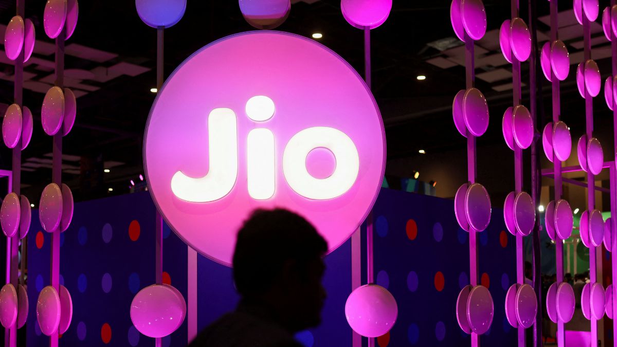 Jio introduces a new prepaid plan worth Rs 895: Details here