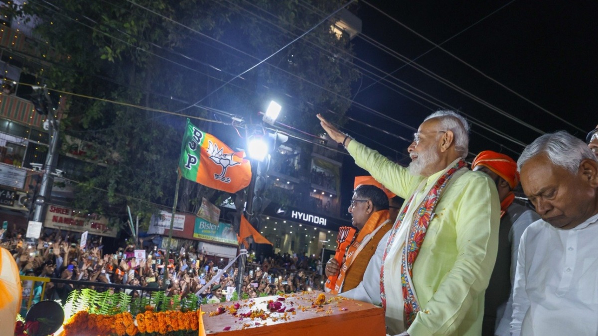 Lok Sabha Elections 2024: PM Modi holds mega roadshow with Bihar CM Nitish Kumar in Patna