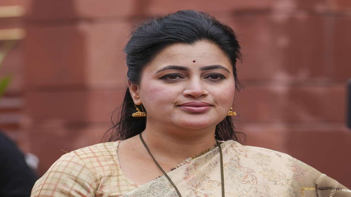 BJP MP Navneet Rana booked over her 'voting for Congress means voting ...