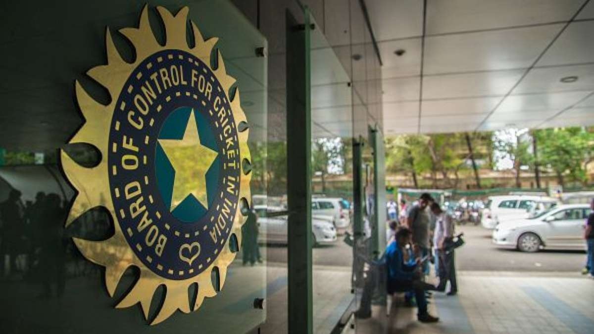 BCCI receives fake applications in names of MS Dhoni and Sachin Tendulkar among others for coach role: Report