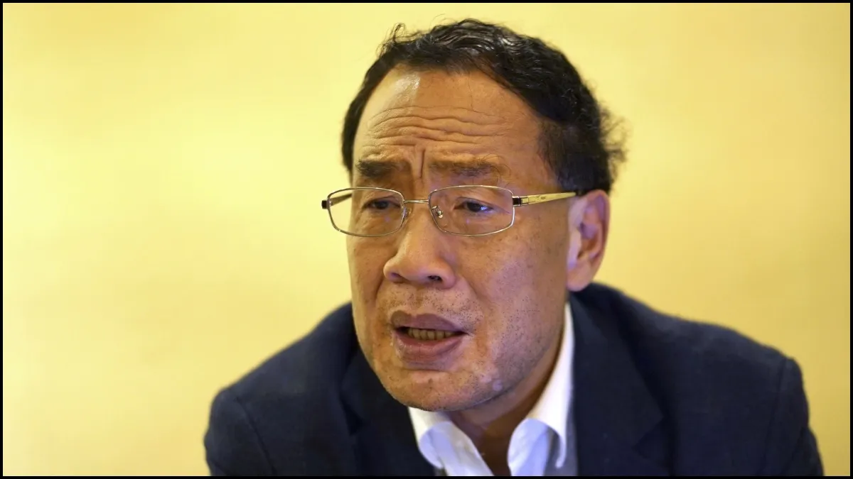 Chinese virologist Zhang Yongzhen published a sequence of the COVID-19 virus, despite a lack of permission from the government.