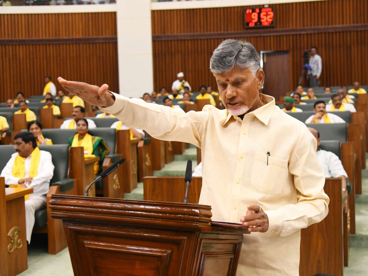 Jagan accuses Naidu of vendetta politics, as TDP govt demolishes YSRCP's under-construction central office