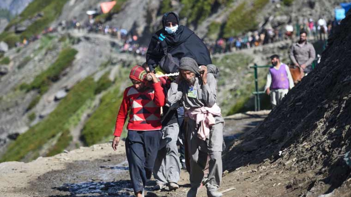 Amarnath Yatra 2024: Over 13,000 pilgrims pay obeisance at cave shrine on first day