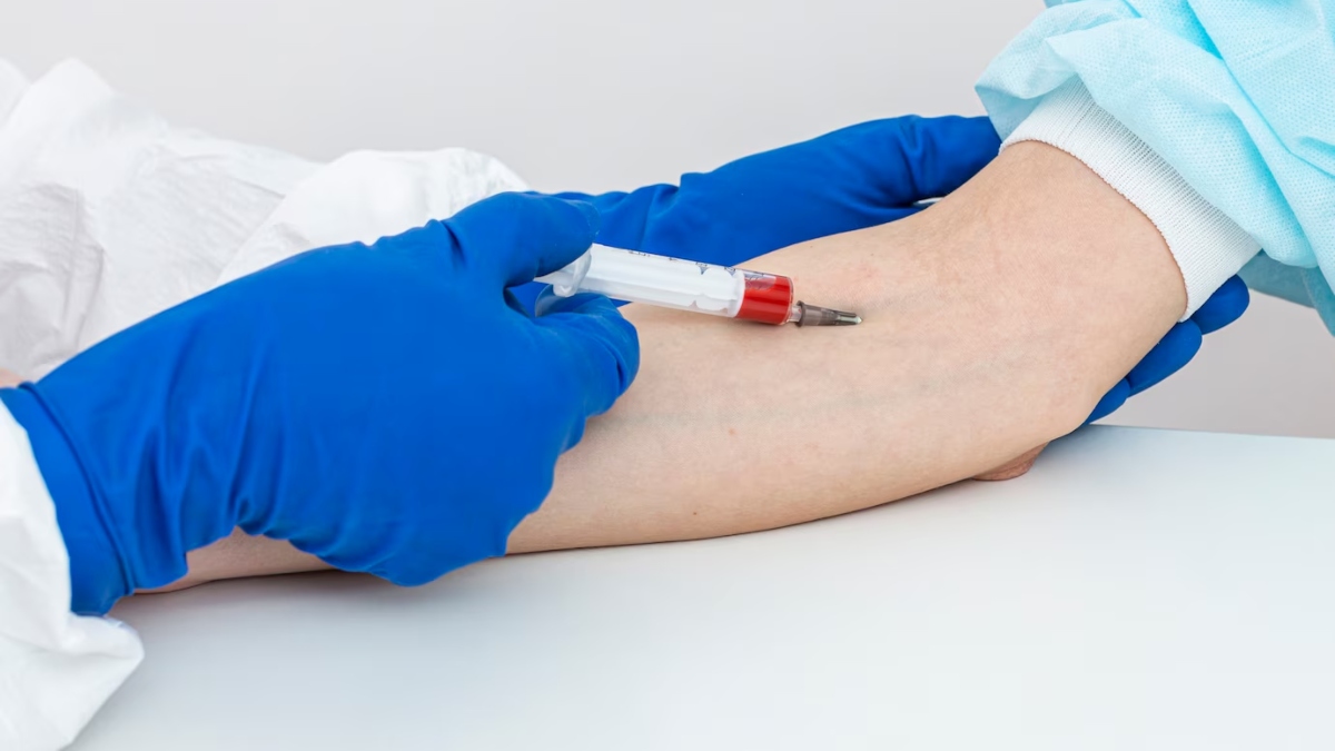 Blood Donation vs Blood Transfusion: Difference in process and practices