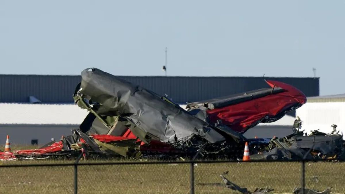 Father's Day event turns tragic: World War II-era plane crashes, bursts into flames near California airfield