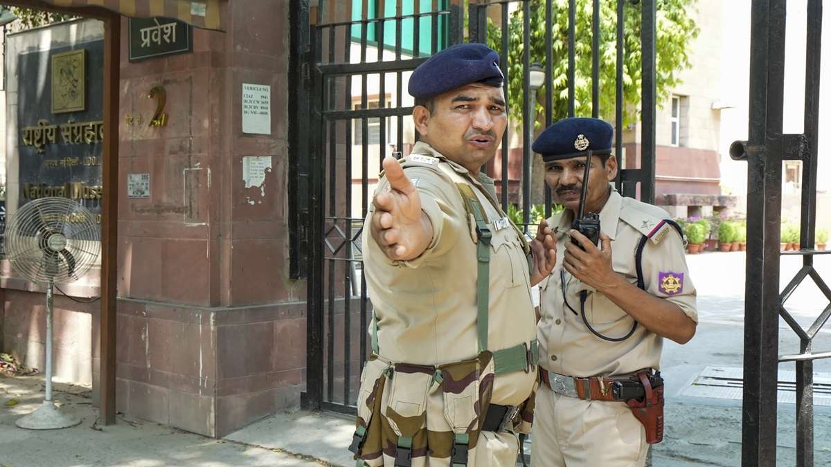 Delhi Police plans to have bomb disposal, dog and detection squads in each district amid threat emails