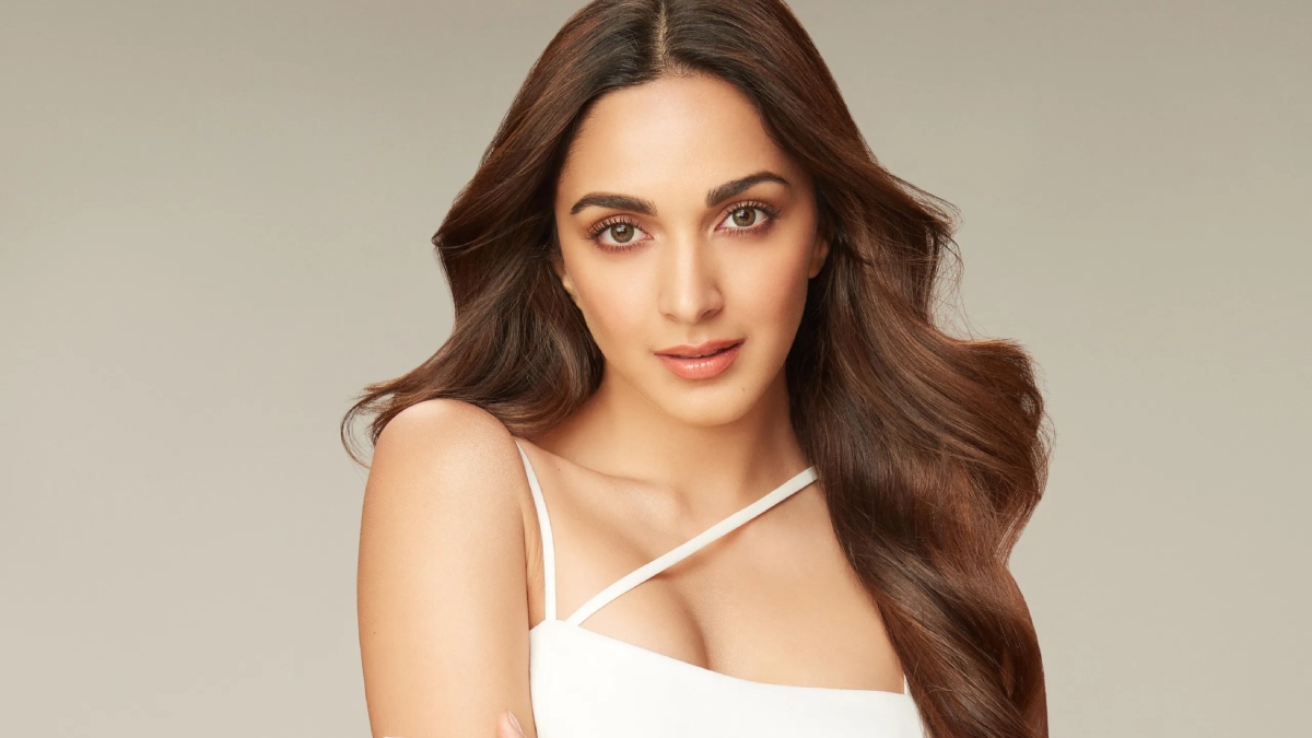 Kiara Advani celebrates 10 years in Bollywood and celebrates her big day with fans