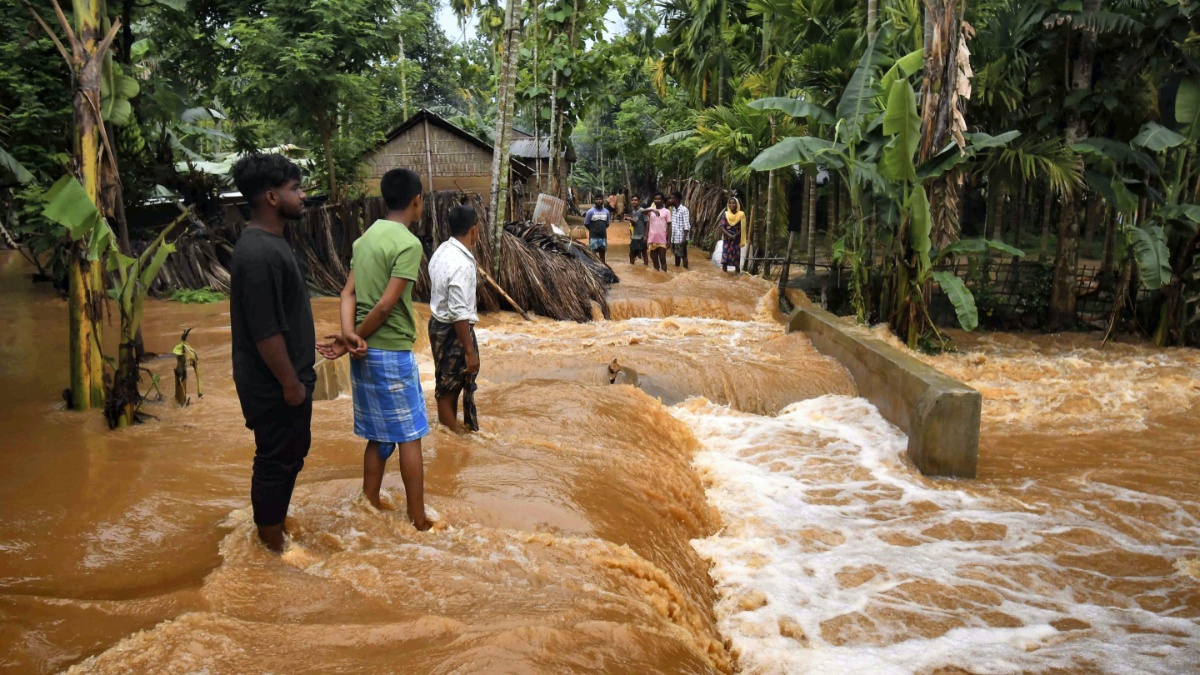 Assam floods: Death toll rises to 25, over 10 districts affected | India  News – India TV