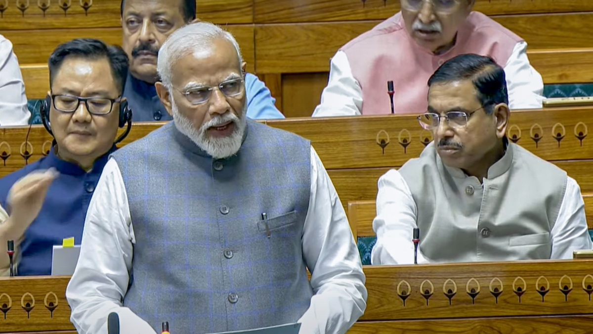 Parliament Session: PM Modi introduces Council of Ministers to Lok Sabha | WATCH