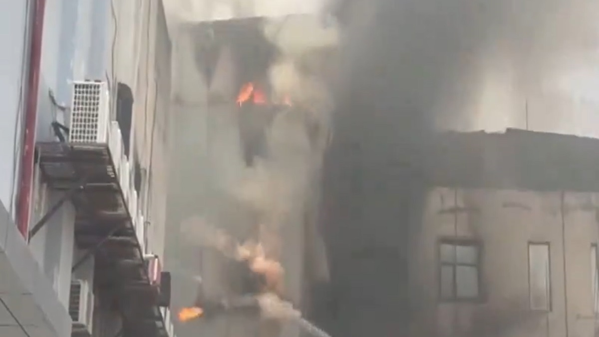 Noida: Major fire breaks out at two companies in Sector 67, firefighting operation underway