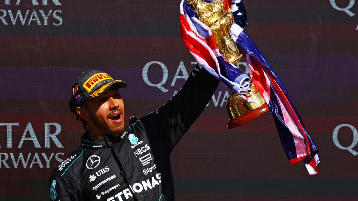 Lewis Hamilton scripts F1 history, wins British Grand Prix – India TV