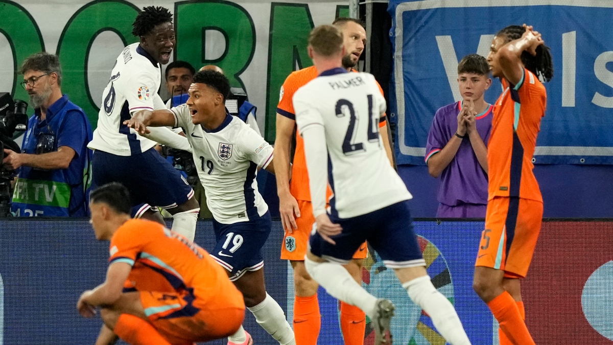 Ollie Watkins' 90th-minute winner takes England to Euro 2024 final, on brink of breaking 58-year trophy hoodoo