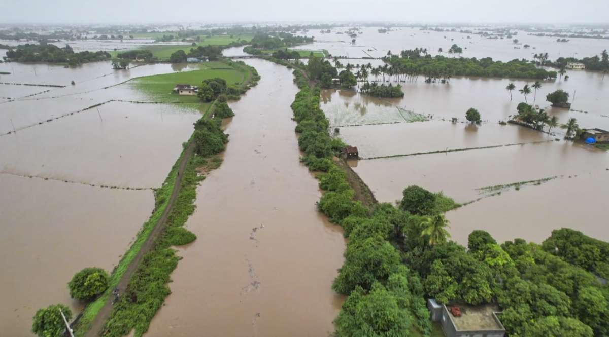 Red alert in Karnataka, orange alert in 5 states, heavy rain expected in Gujarat too