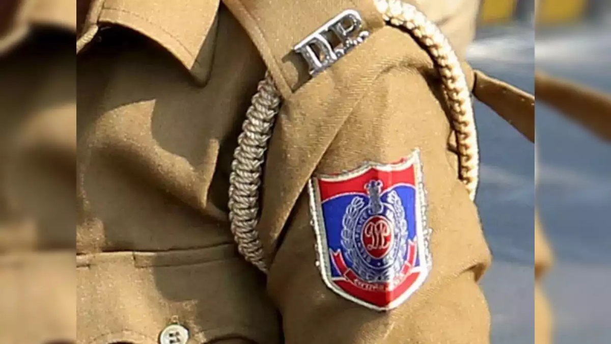 Delhi policemen booked for extorting Rs 19 lakh from student with fake OTP fraud threat in Hari Nagar – India TV