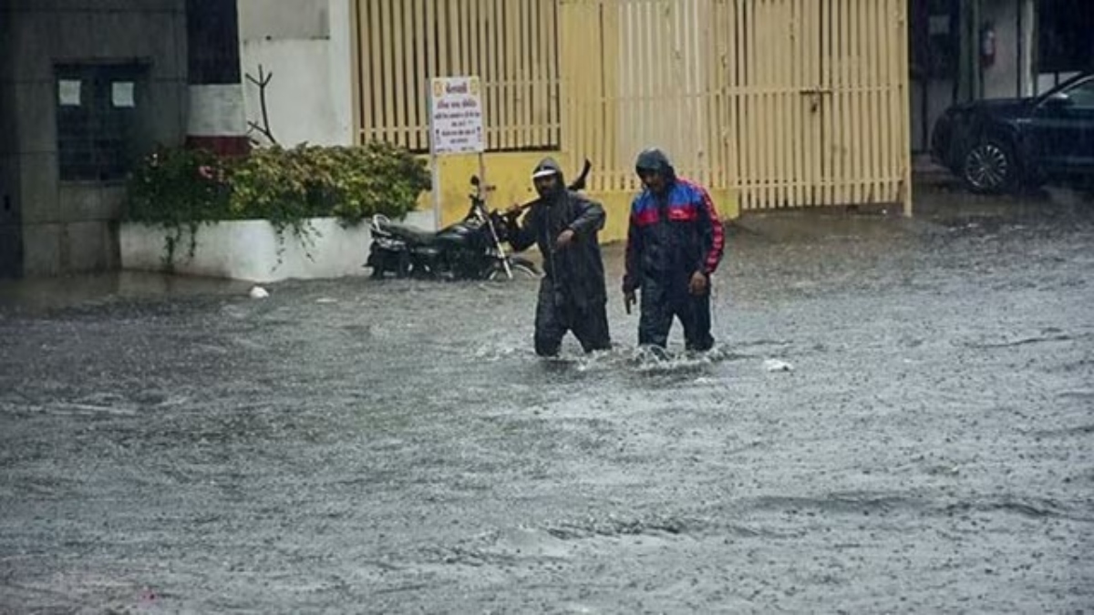 Heavy rains batter south Gujarat, more than 2,500 evacuated