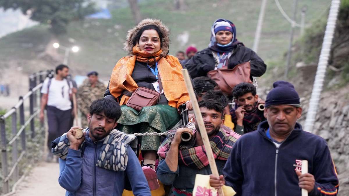 Amarnath Yatra 2024: Over 74,000 devotees visit holy cave shrine in four days