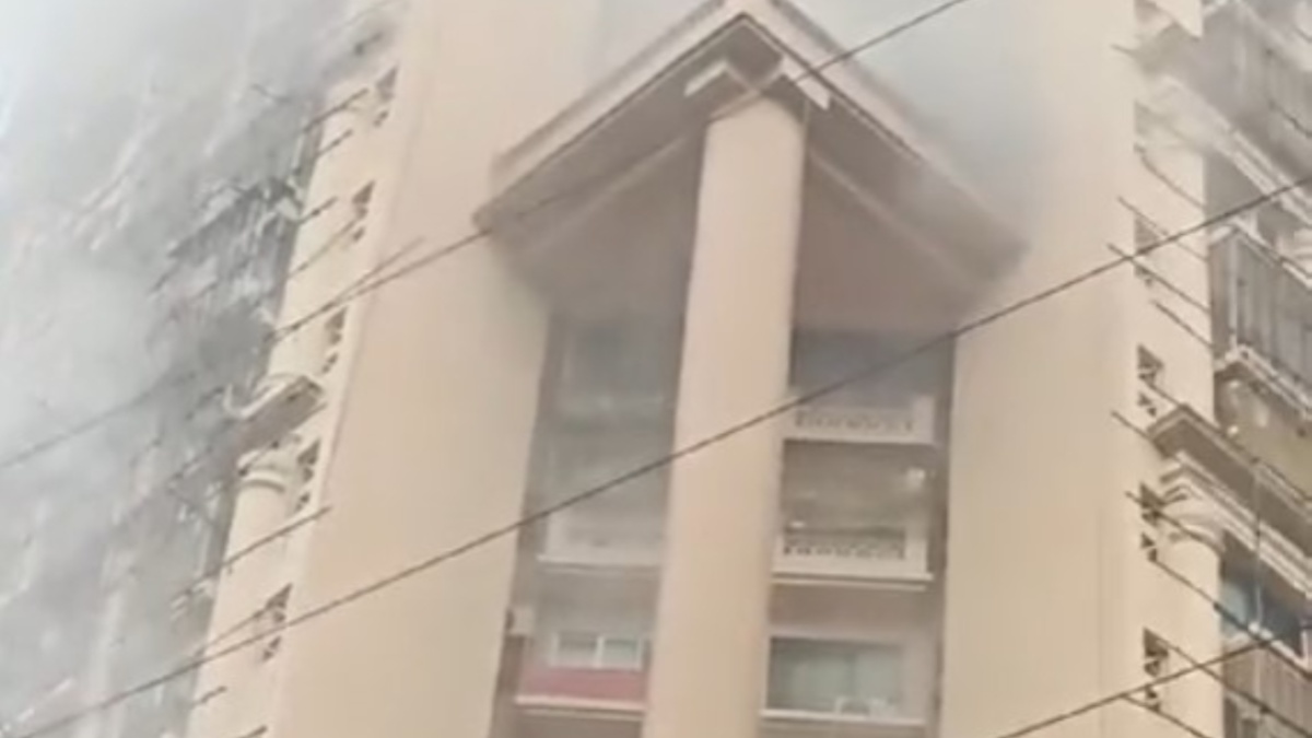 Fire breaks out in Kanakia Samarpan Tower in Mumbai's Borivali, one dead | VIDEO