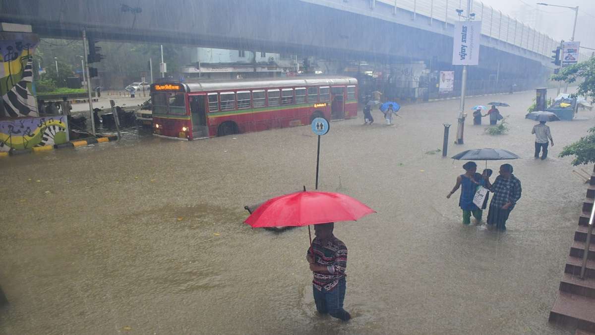 Mumbai rains: IMD issues heavy showers alert, traffic snarls and local trains delayed