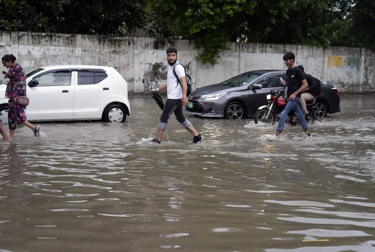 IMD predicts heavy rains for the next 7 days in Karnataka. 