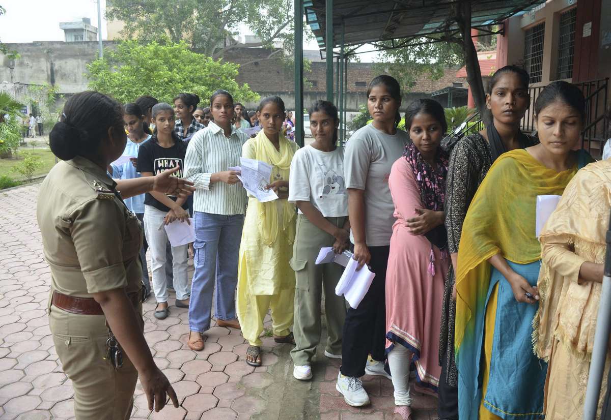 UP Police Constable Recruitment Exam: Over 6 lakh candidates sit for day two; details here