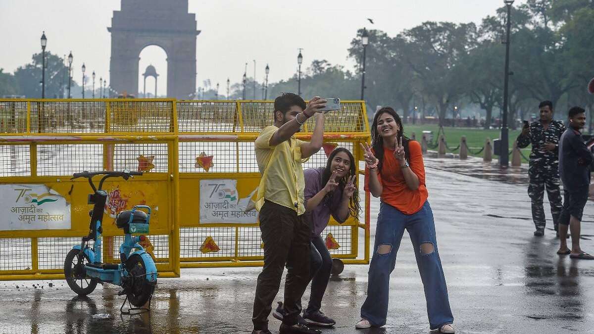 Delhi breathes cleanest air in six years, as AQI improves to 'satisfactory' | DETAILS