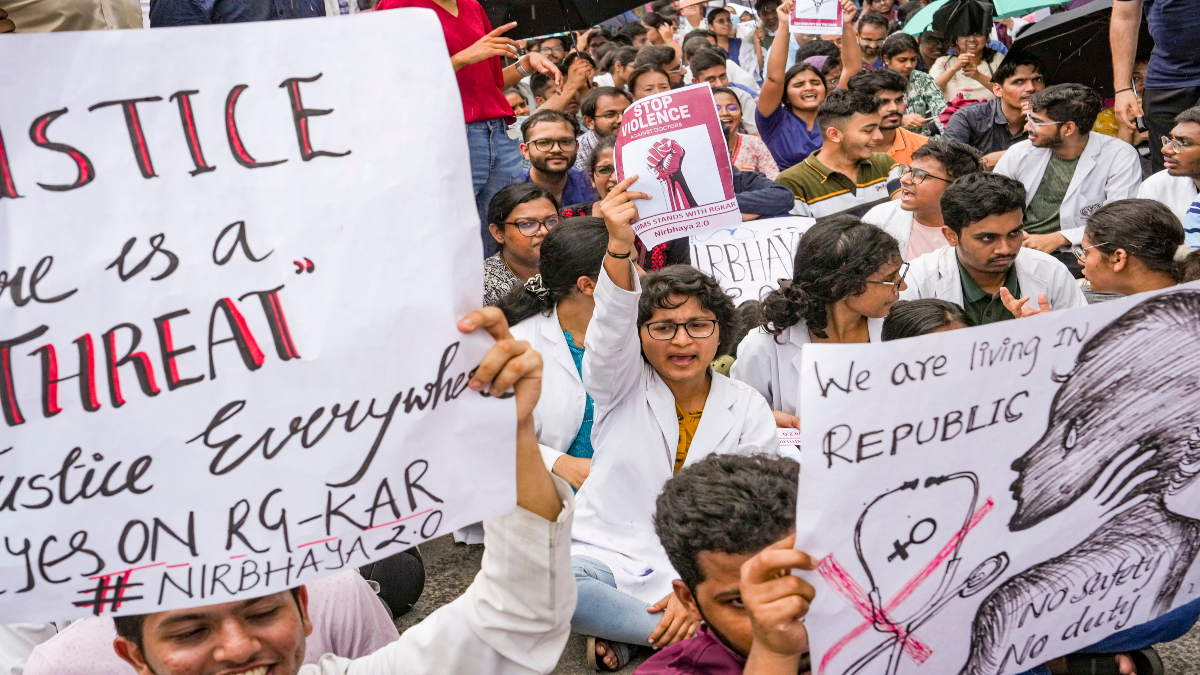 Delhi: Patients return home without treatment as doctors' strike over rape-murder case enters day two