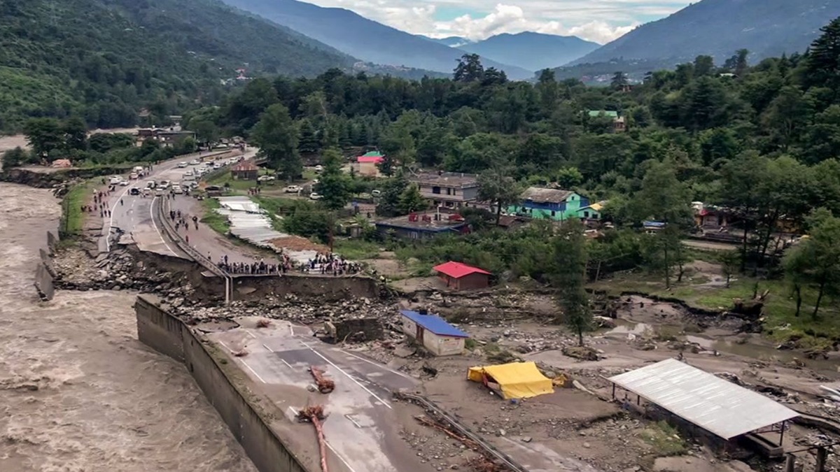 Fresh cloudburst in Himachal: 58 roads closed, IMD says heavy rains to continue till August 20