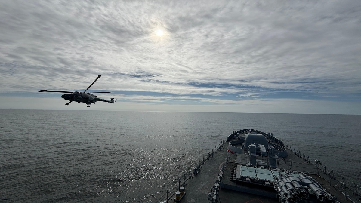 Indian Naval Ship Tabar conducts 'Maritime Partnership Exercise' with Sea Lynx of German Navy | WATCH