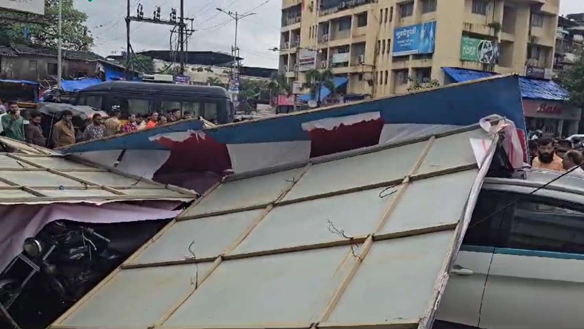 Maharashtra: Three injured, vehicles crushed as hoarding collapses in Thane | VIDEO