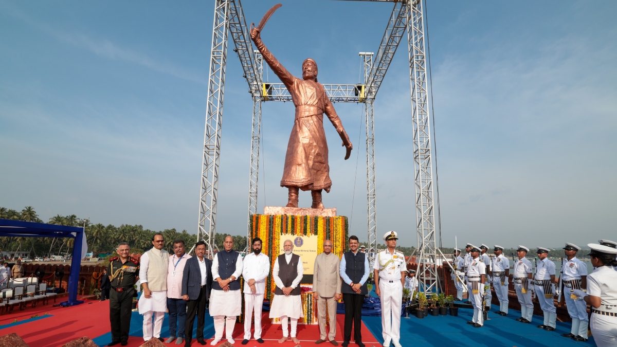 35-foot-tall statue of Chhatrapati Shivaji Maharaj, unveiled by Prime Minister Modi last year, collapses in Maharashtra – India TV