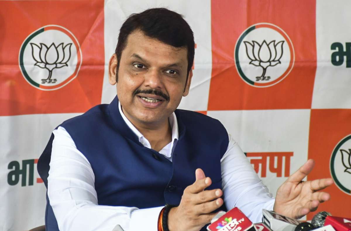 Tragic collapse of Chhatrapati Shivaji Maharaj statue, no reason to play politics over it: Fadnavis – India TV