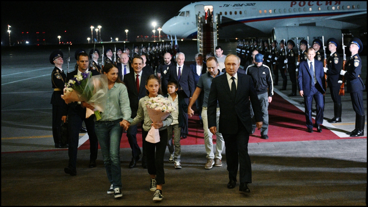 'Loyalty to motherland': Putin welcomes prisoners freed after landmark deal with West, promises state awards