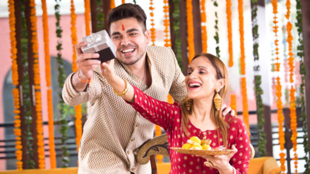 Surprise your sister with these five unique gifts – India TV