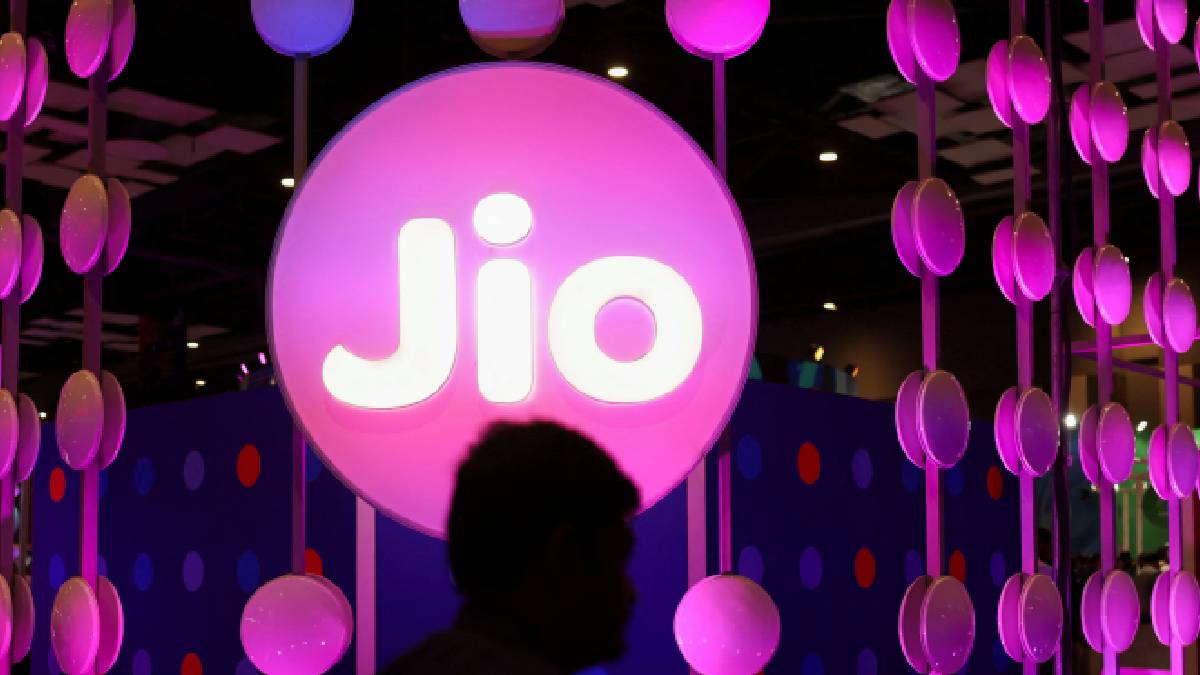 Jio's Rs 3,599 annual mobile recharge plan is available for free: Here's how to claim