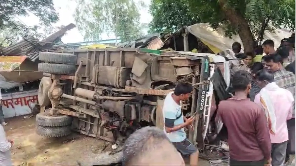 Maharashtra: Four dead, nearly 20 injured after bus collides with truck in Nagpur