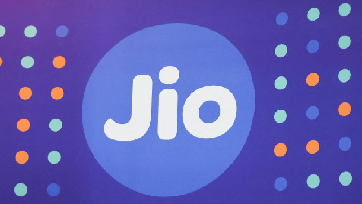 Jio rolls out anniversary offer, gives free data, OTT, more with THESE recharge plans